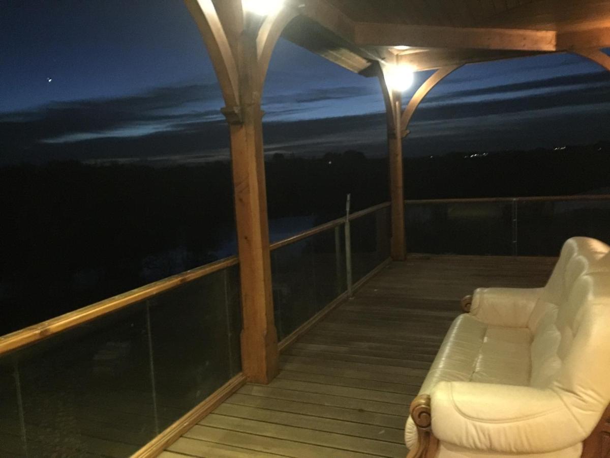 La Découverte, Jacuzzi, Sauna, et Terrasse avec vue sur lac à la campagne entre Toulouse et Auch Villa Catonvielle Exterior foto